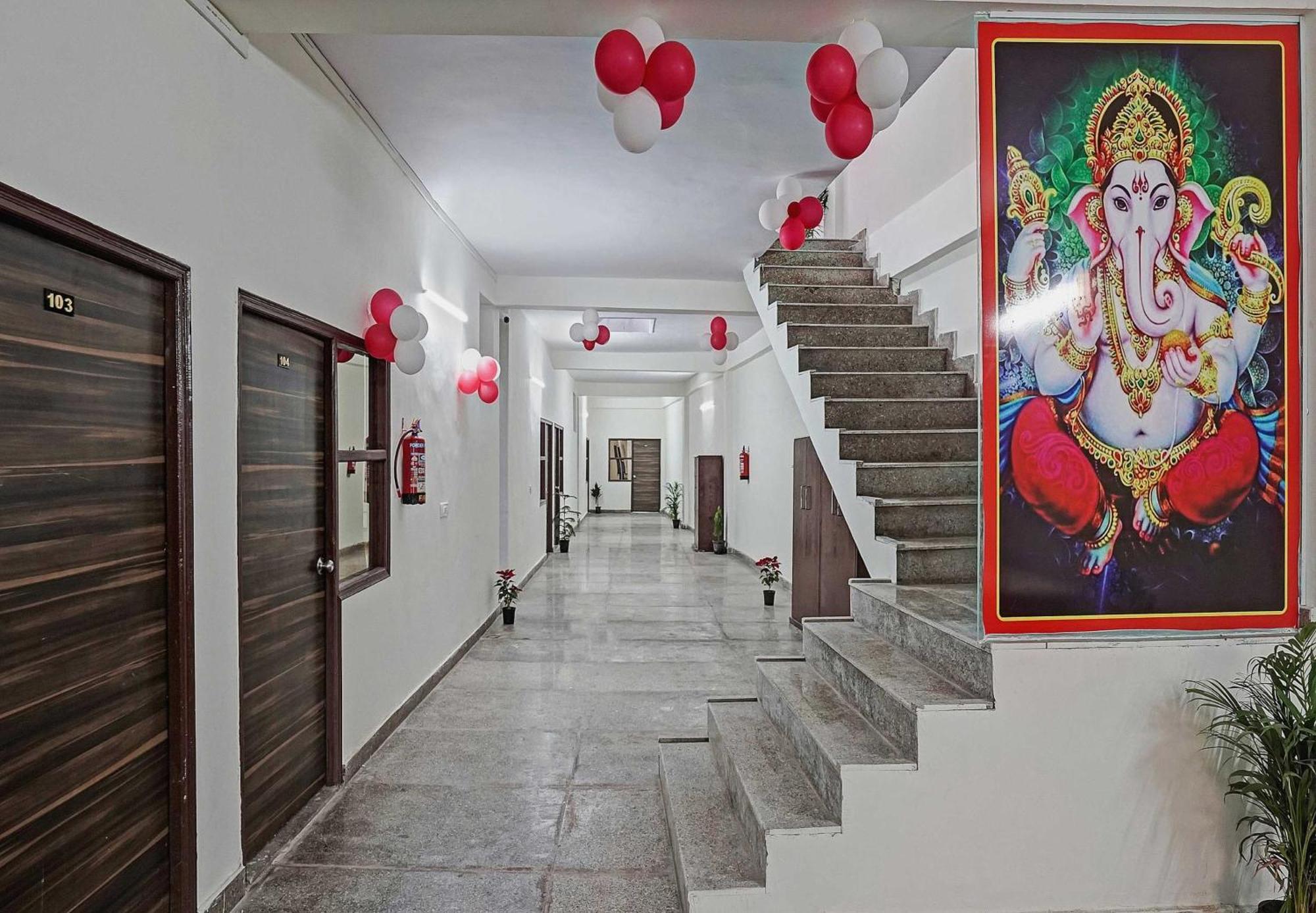 Hotel O Avs Hotel & Restaurant Noida Exterior foto