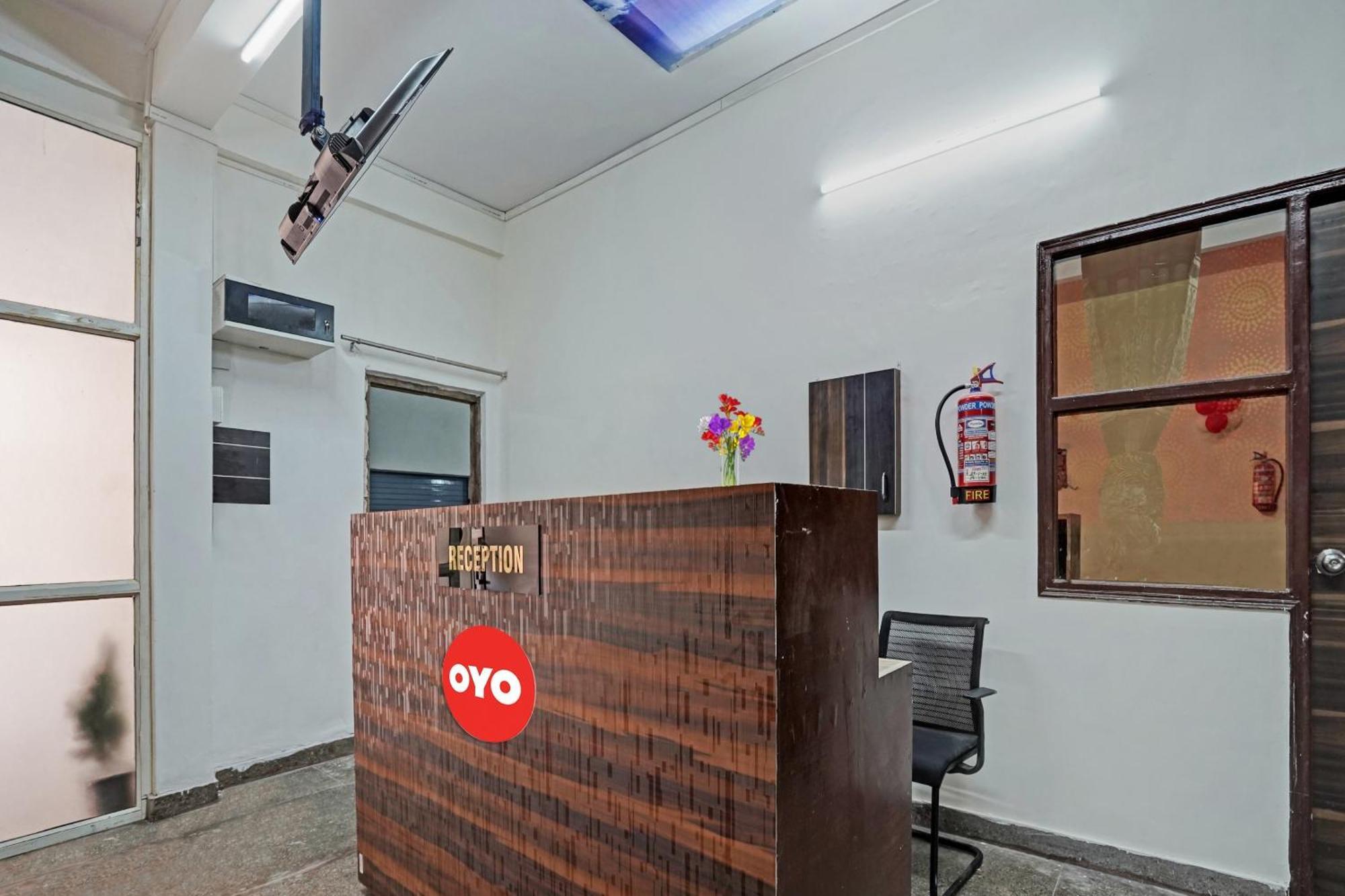 Hotel O Avs Hotel & Restaurant Noida Exterior foto