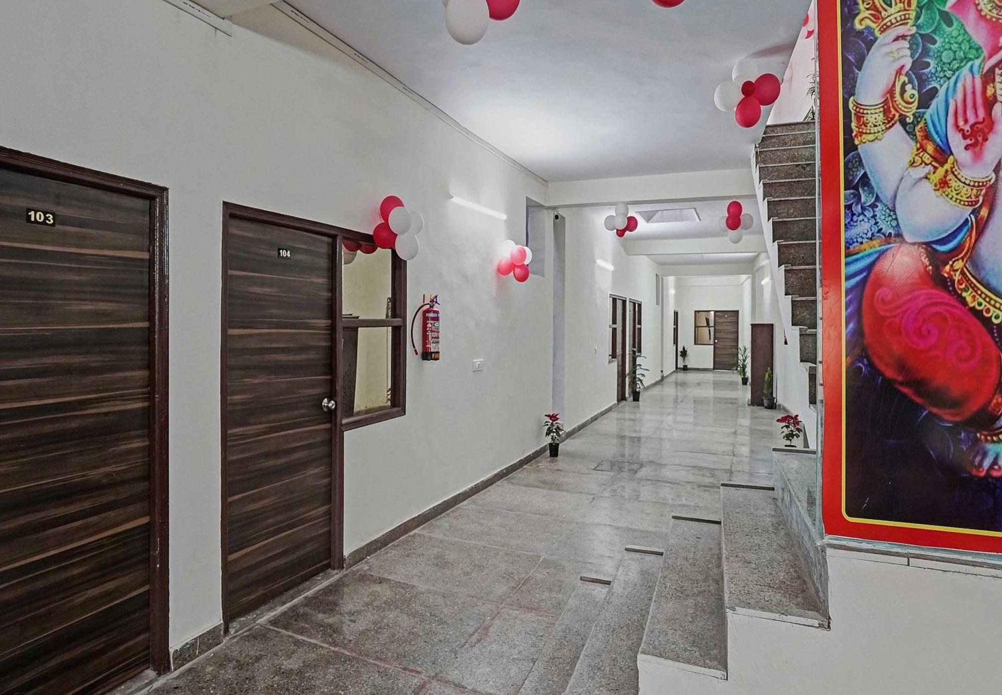 Hotel O Avs Hotel & Restaurant Noida Exterior foto
