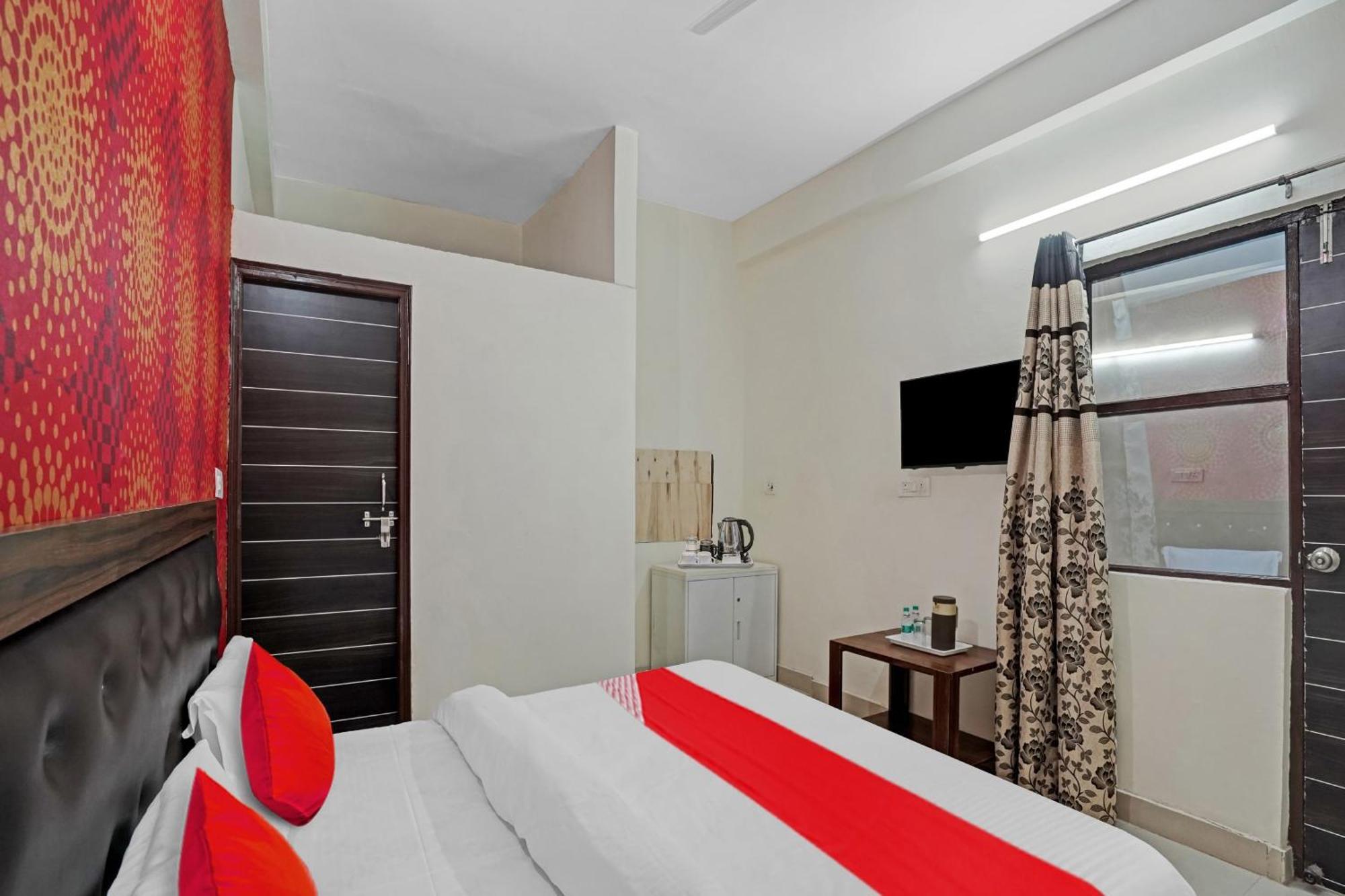 Hotel O Avs Hotel & Restaurant Noida Exterior foto