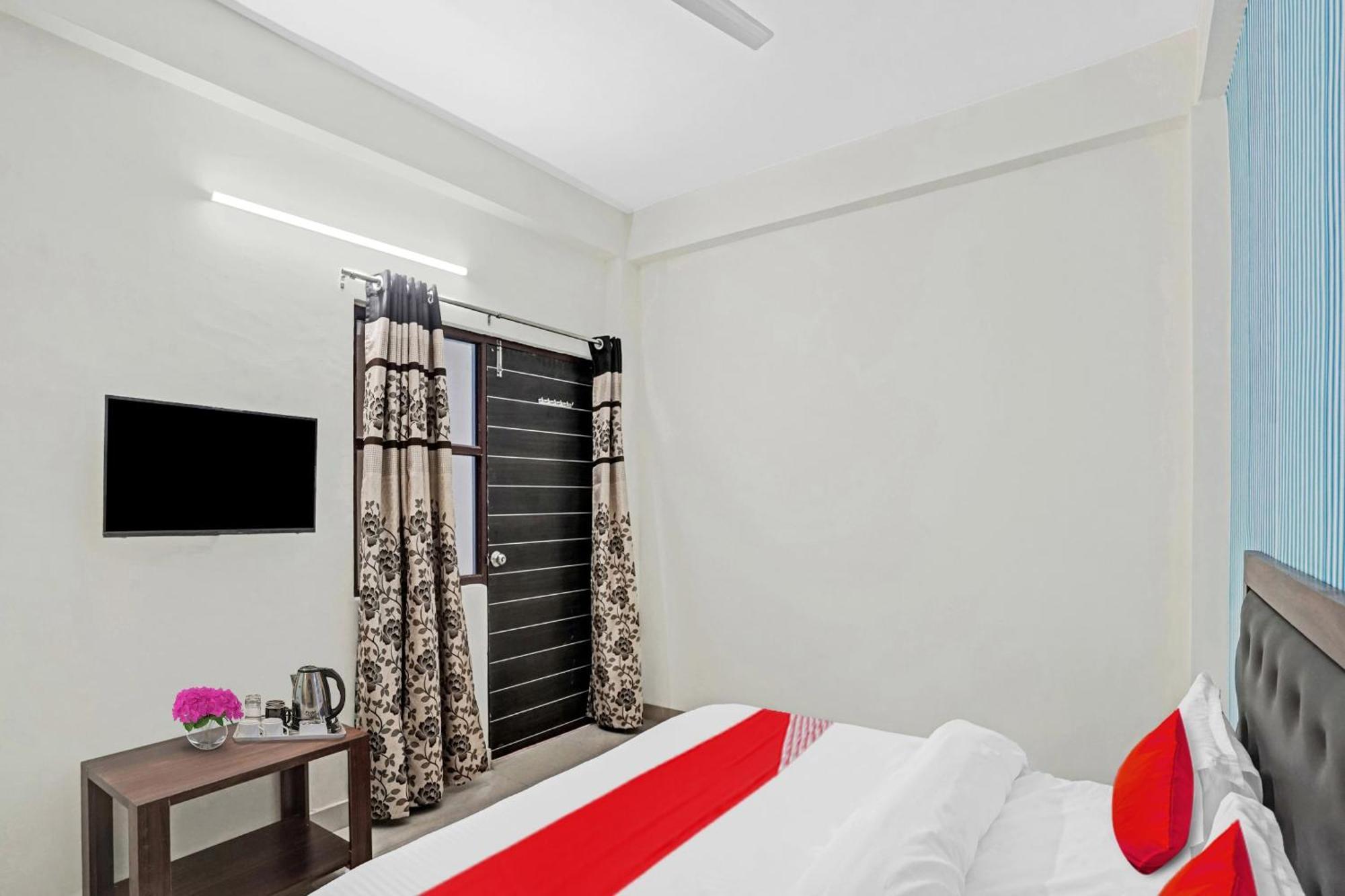 Hotel O Avs Hotel & Restaurant Noida Exterior foto